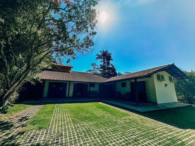 Rio Habitat Corrêas 7-Suite House