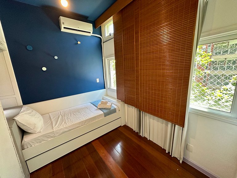 Rio Habitat Copacabana 2BR 5m Beach 1m Metro