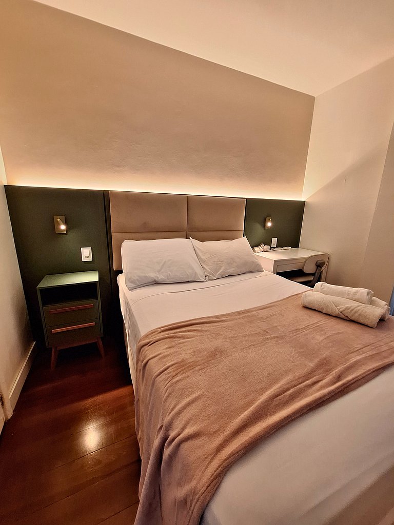 Rio Habitat Leblon 3-Bedroom Apt Christ View