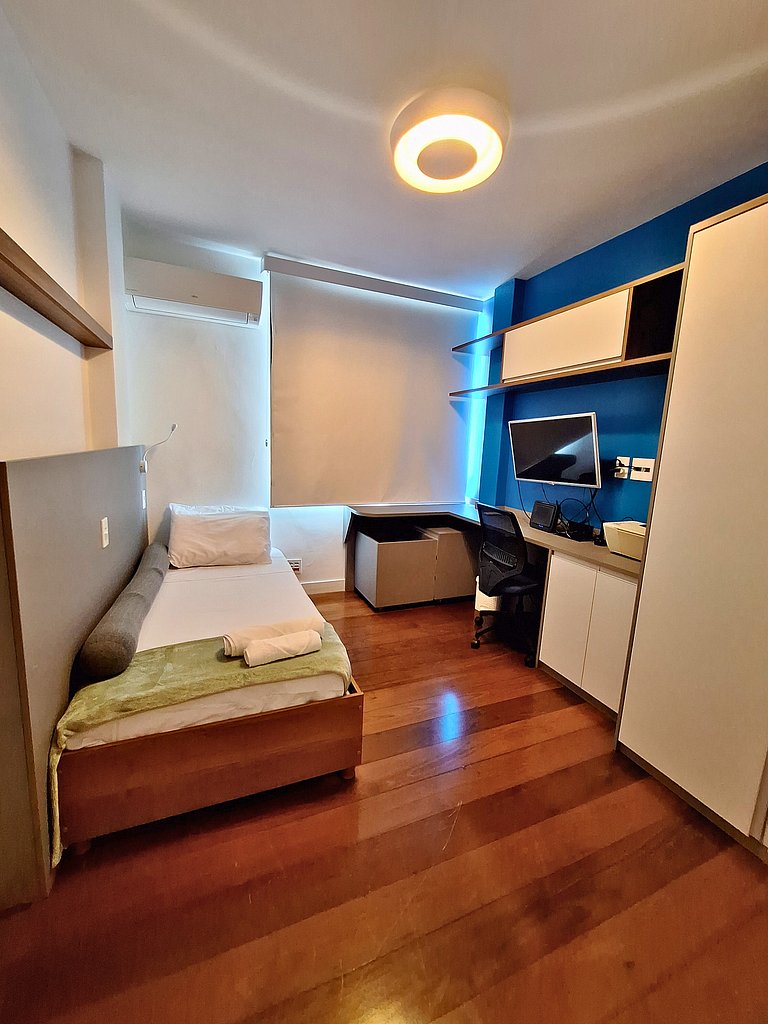 Rio Habitat Leblon 3-Bedroom Apt Christ View