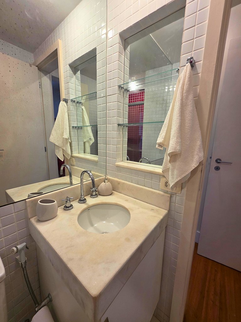 Rio Habitat: Flat with BBQ & Pool