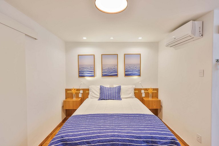 Apartment with Air Conditioning 300m from Copacabana Beach