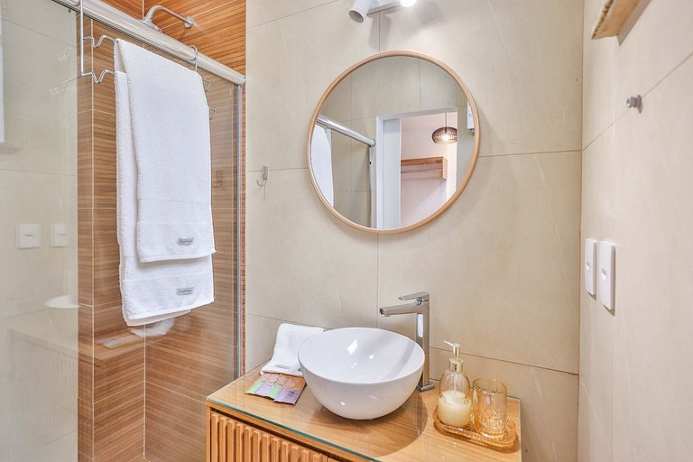 Apartment with Air Conditioning 300m from Copacabana Beach