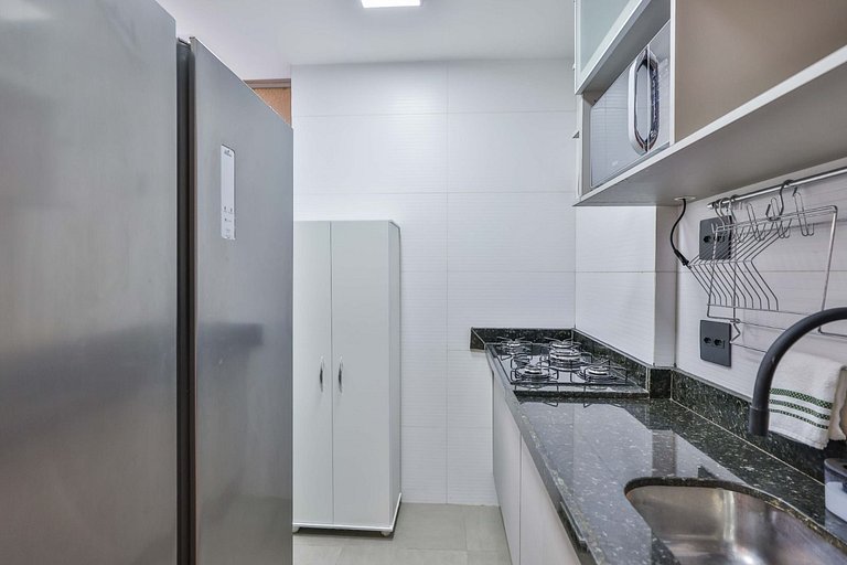 Apartment with Air Conditioning 300m from Copacabana Beach