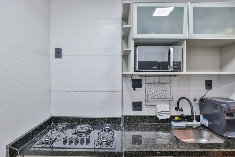 Apartment with Air Conditioning 300m from Copacabana Beach