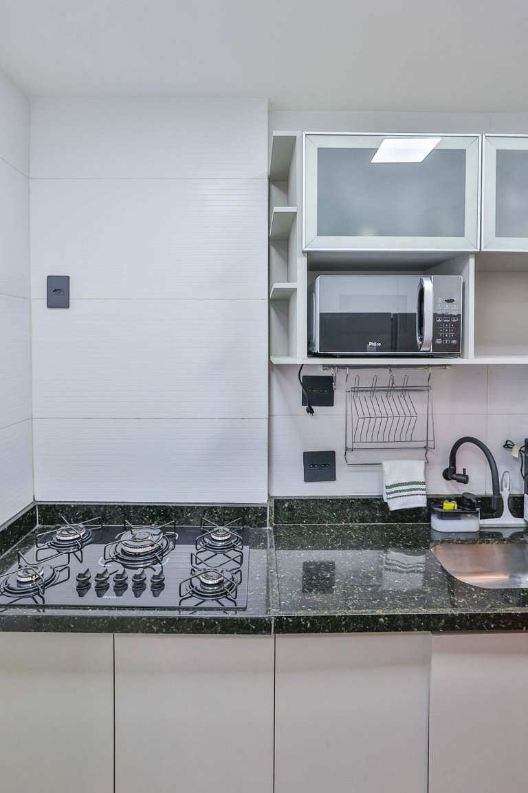 Apartment with Air Conditioning 300m from Copacabana Beach