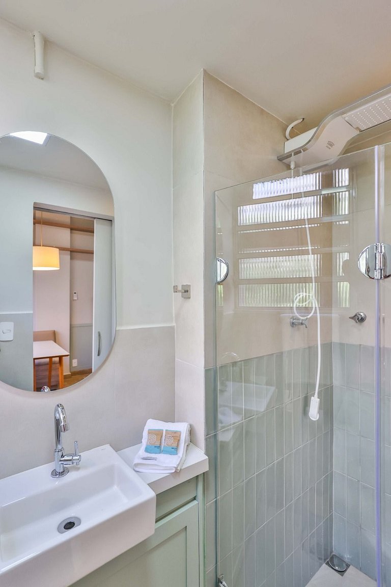 Studio design em Copacabana a 6 minutos da praia