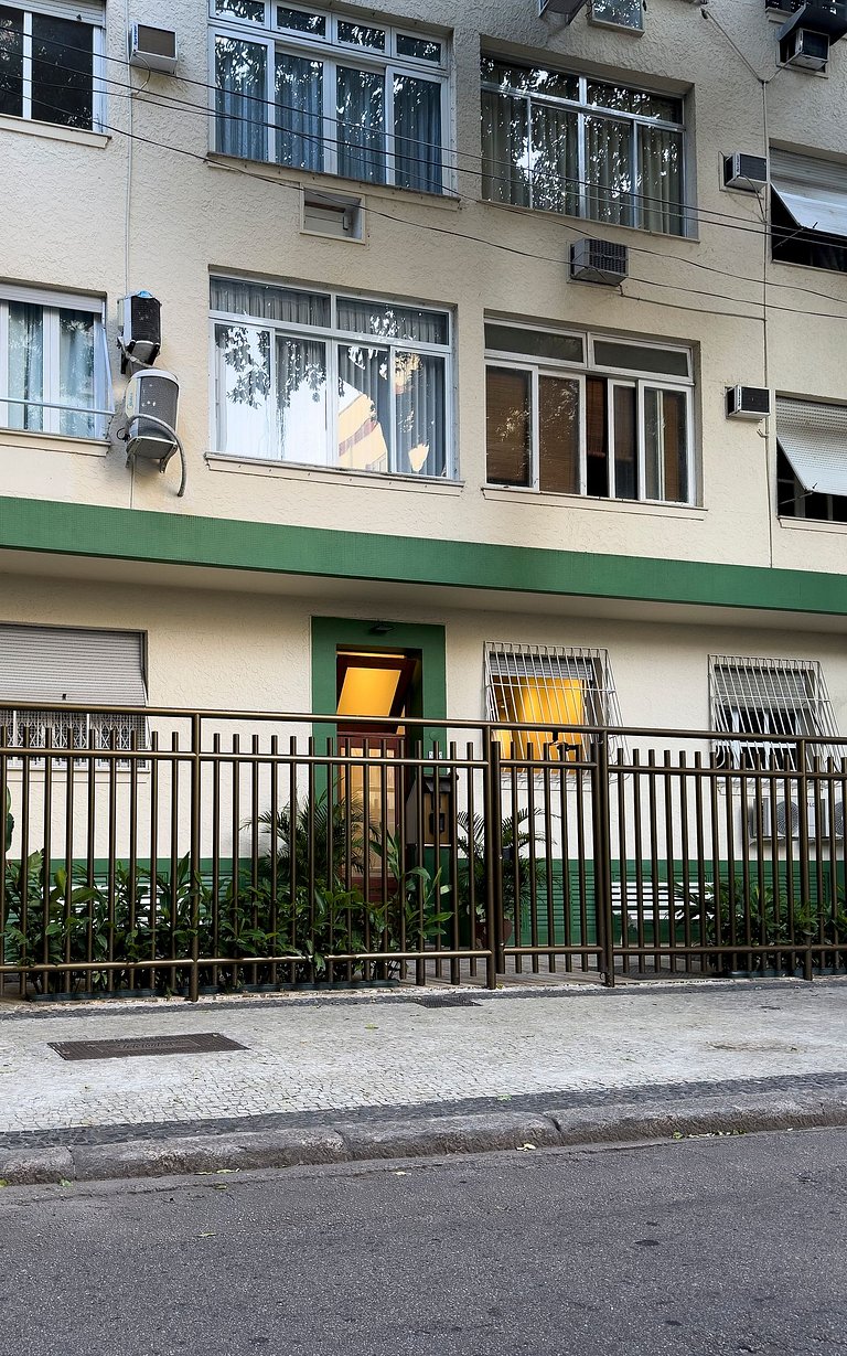 Garden moderno c/ quintal privativo em Laranjeiras