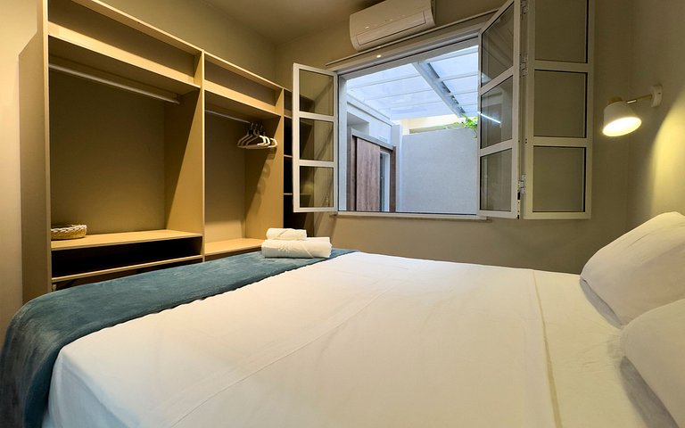 Modern garden with private backyard in Laranjeiras