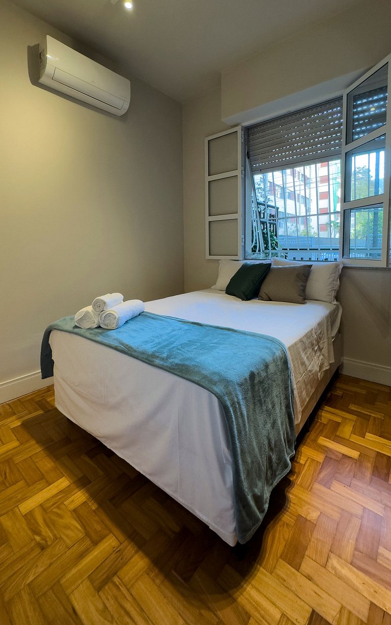 Jardín moderno con patio privado en Laranjeiras