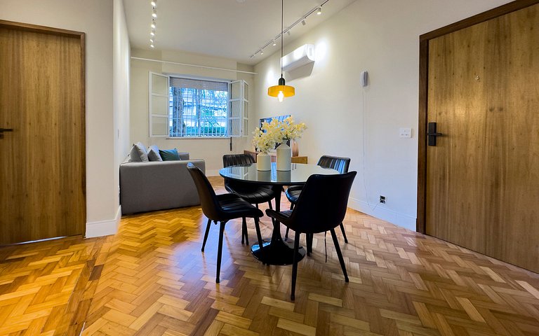 Modern garden with private backyard in Laranjeiras