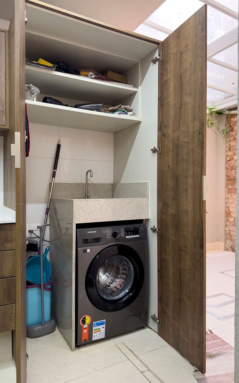 Modern garden with private backyard in Laranjeiras