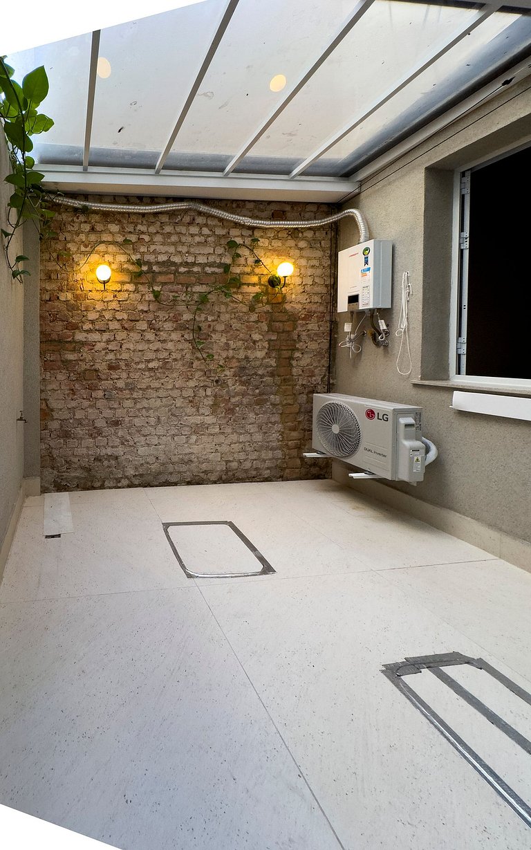 Jardín moderno con patio privado en Laranjeiras