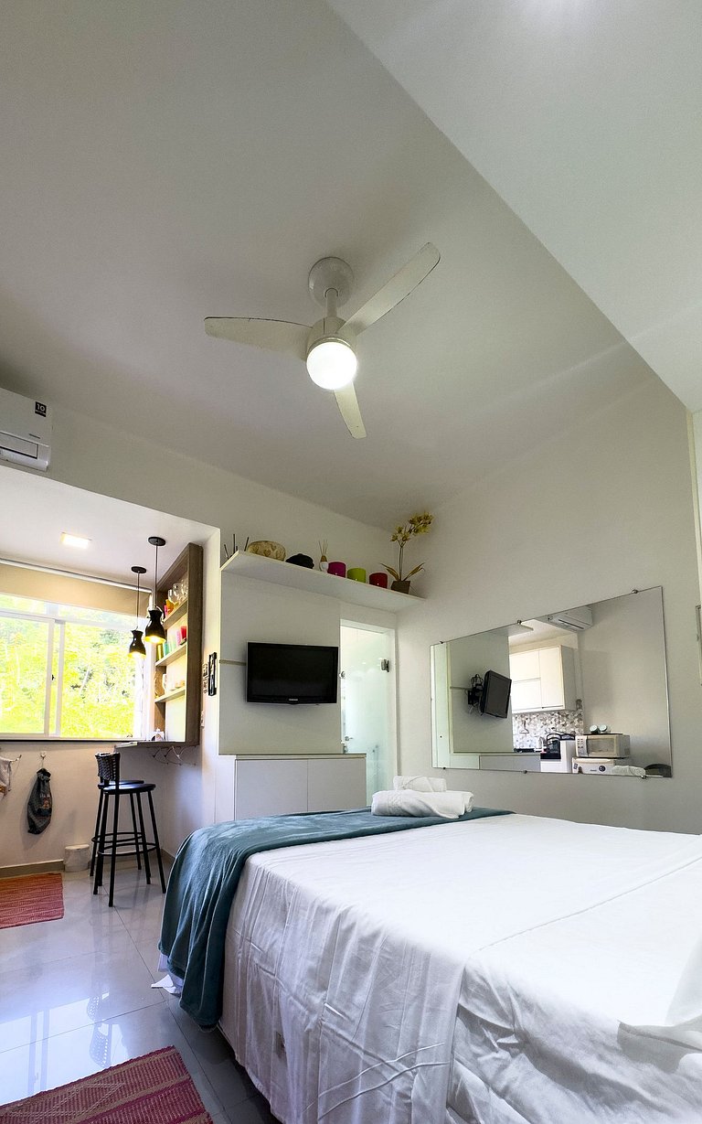 Studio Lapa with modern design and view of the forest