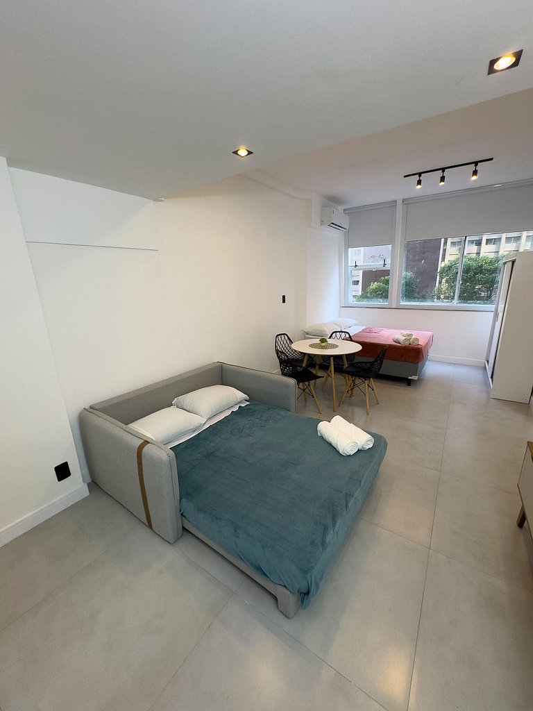 Modern design and 24-hour concierge on Rio Branco