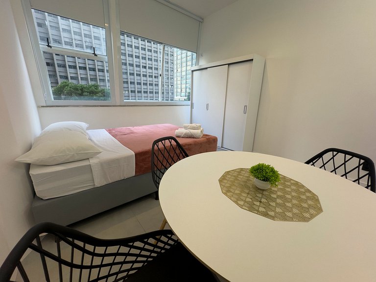 Modern design and 24-hour concierge on Rio Branco