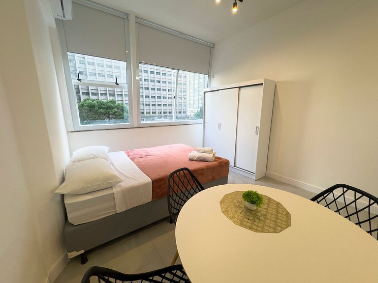 Modern design and 24-hour concierge on Rio Branco