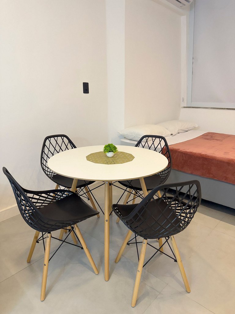 Modern design and 24-hour concierge on Rio Branco