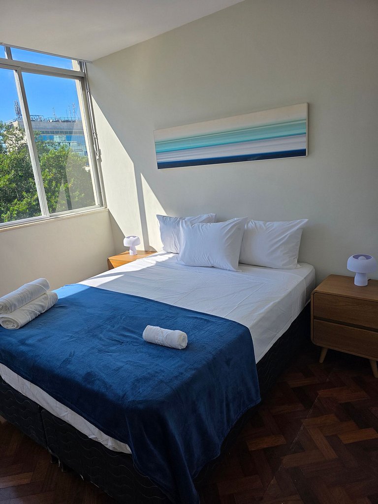 2 bedrooms just 1 minute from Copacabana Beach