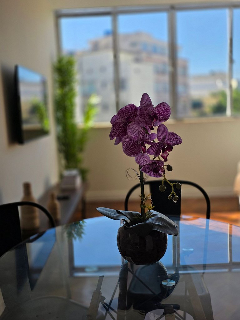 2 bedrooms just 1 minute from Copacabana Beach