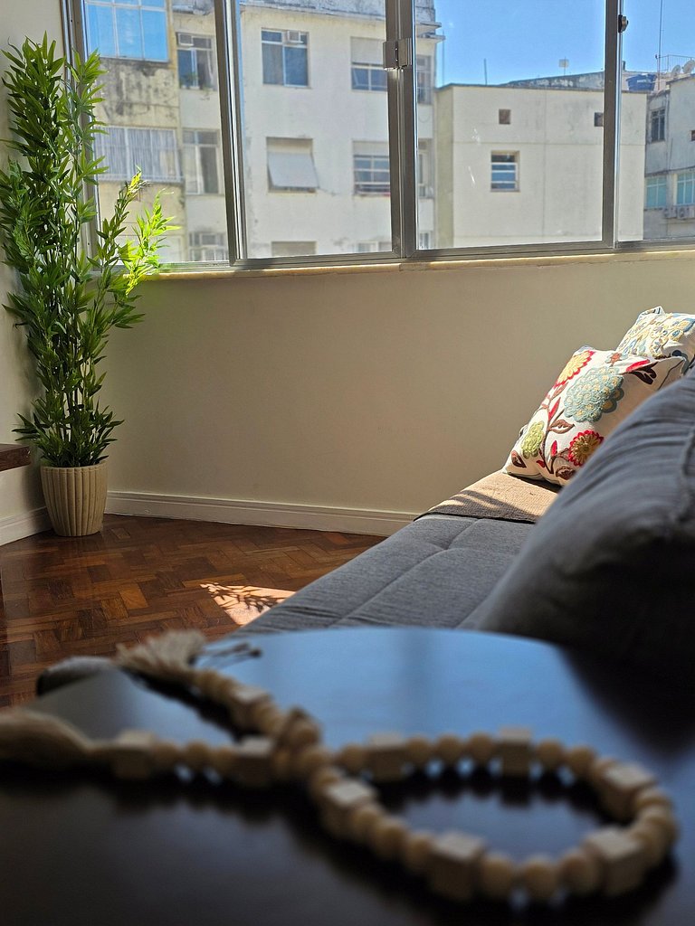 2 bedrooms just 1 minute from Copacabana Beach