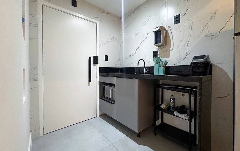 Modern design and 24-hour concierge on Rio Branco